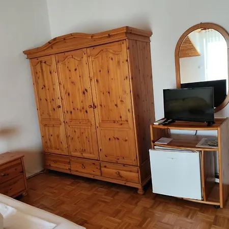 Niko Apartment *