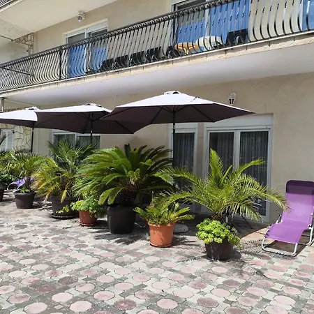 Niko Apartment Podstrana