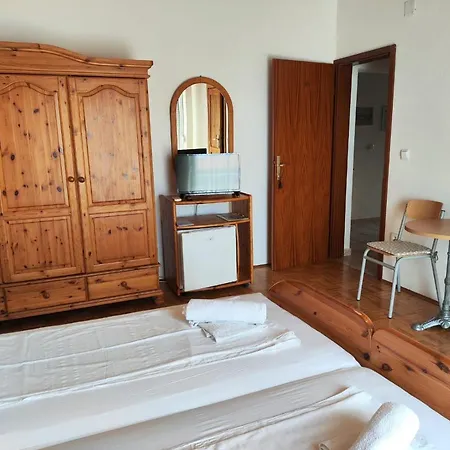 Niko Apartment *