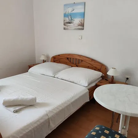 Apartment Niko Podstrana